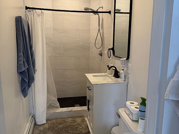 5th image of 270 Hilldale Ave APT 2