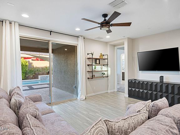 3rd image of 21076 E ESTRELLA Road