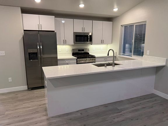 5th image of 6150 W Karen St #2-4