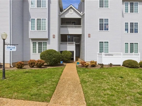 226 Island Cove Ct APT C, Hampton, VA 23669