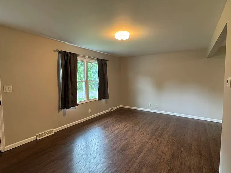 1095 Sunset Rd — Photo 9