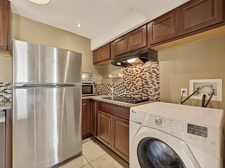 2201 Fountain View Dr #3 — Photo 9
