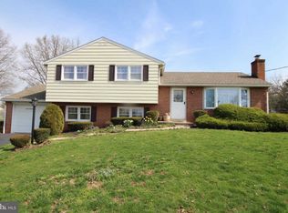 561 Swamp Picnic Rd, Gilbertsville, PA 19525