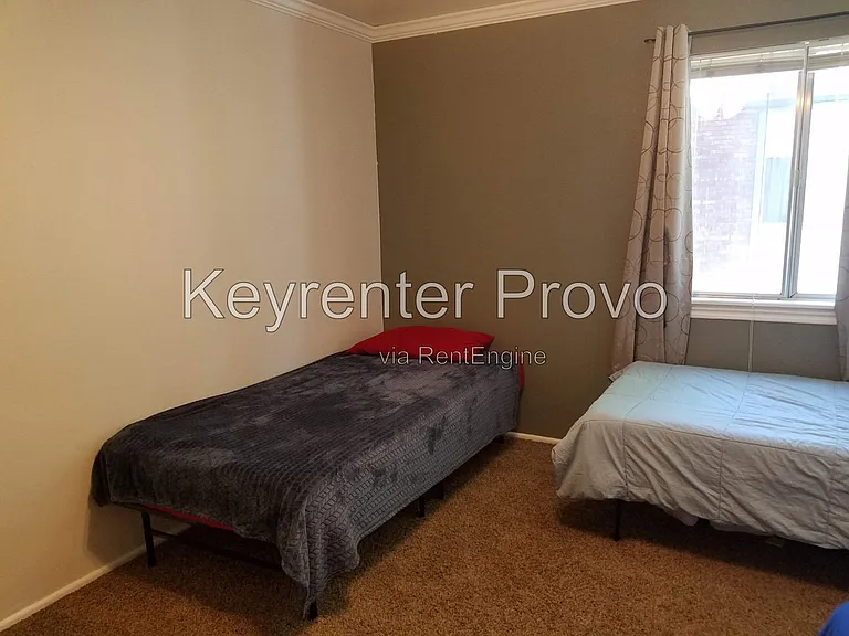 1686 Hickory Ln — Photo 11