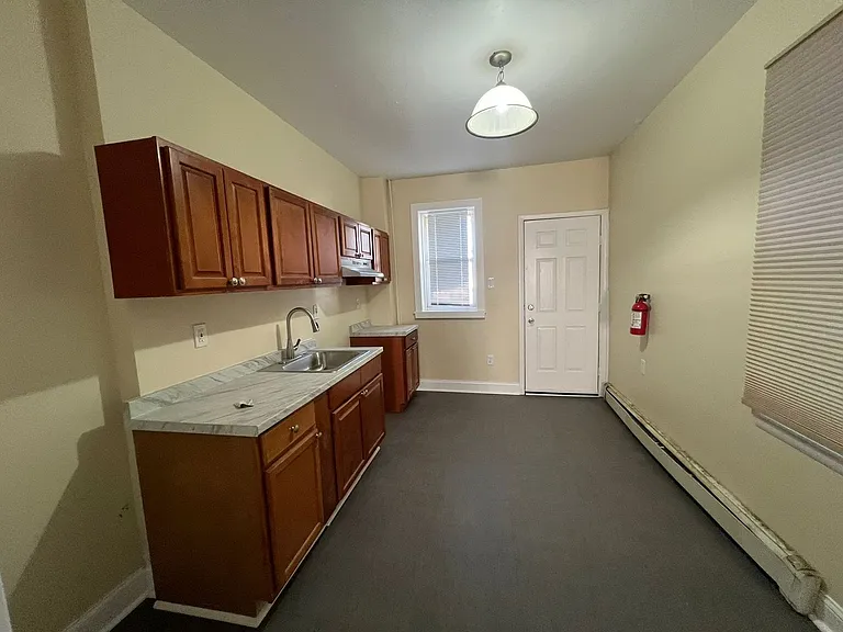 510 W Hanover St — Photo 3