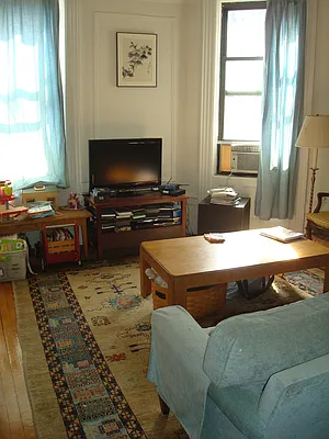 Rented by Metropolitan Equities | media 25