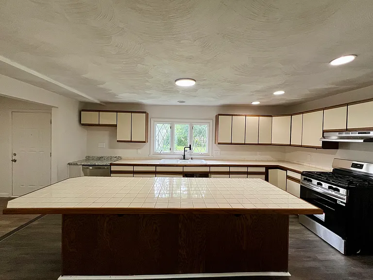 18062 Blandford Rd — Photo 12