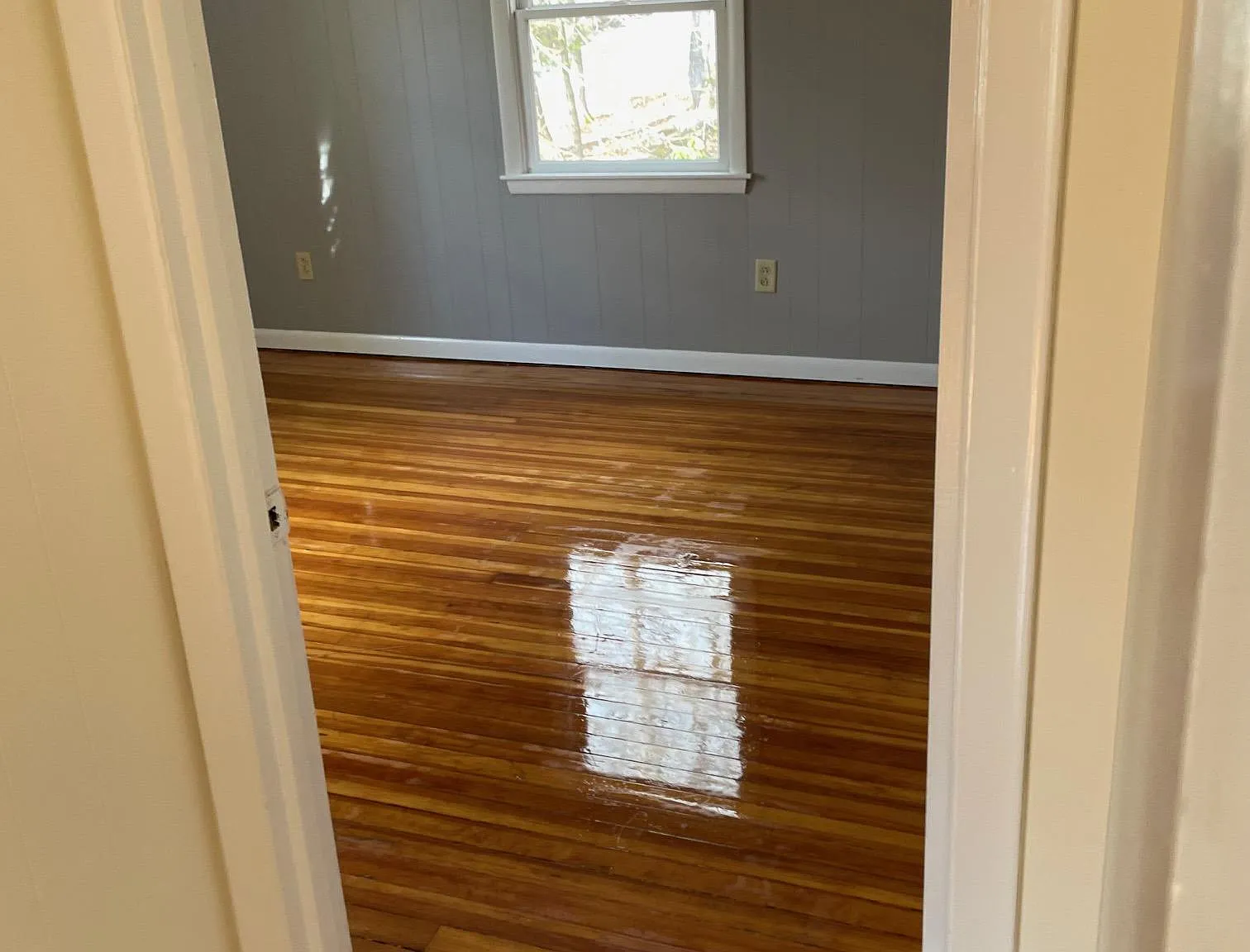 4 bed, 1.5 bath, 2000 sqft, $3,000 — Photo 4