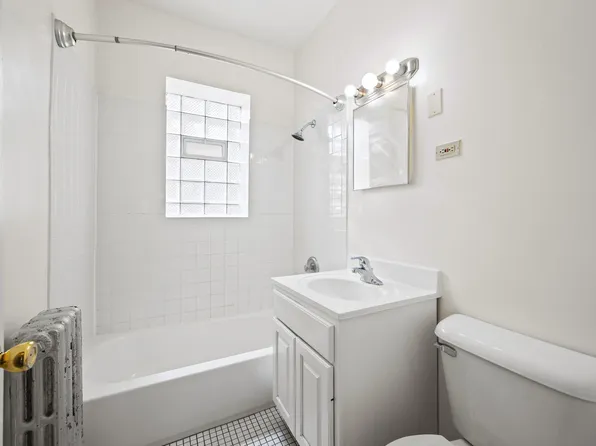 2201 Ridge Ave #2203-1B, Evanston, IL 60201