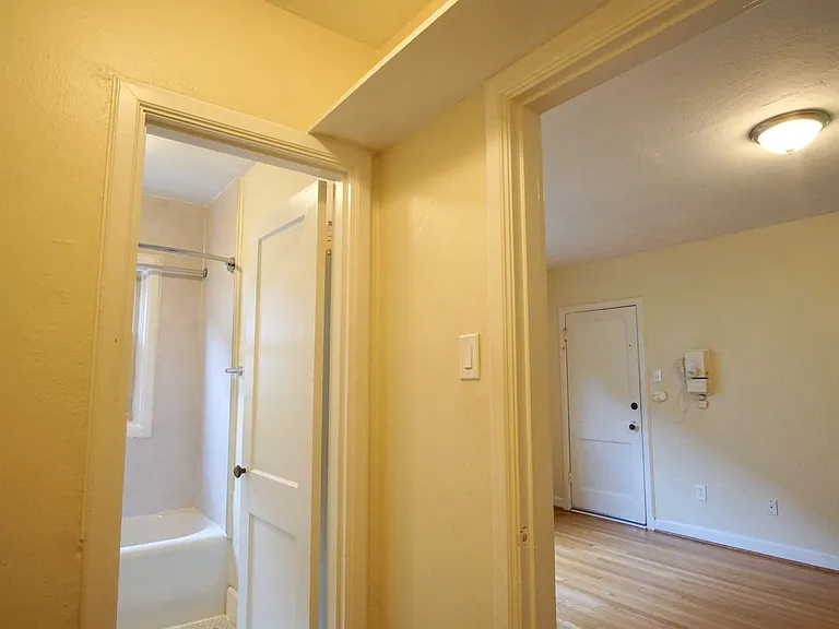 2254 NW Glisan St #105 — Photo 9