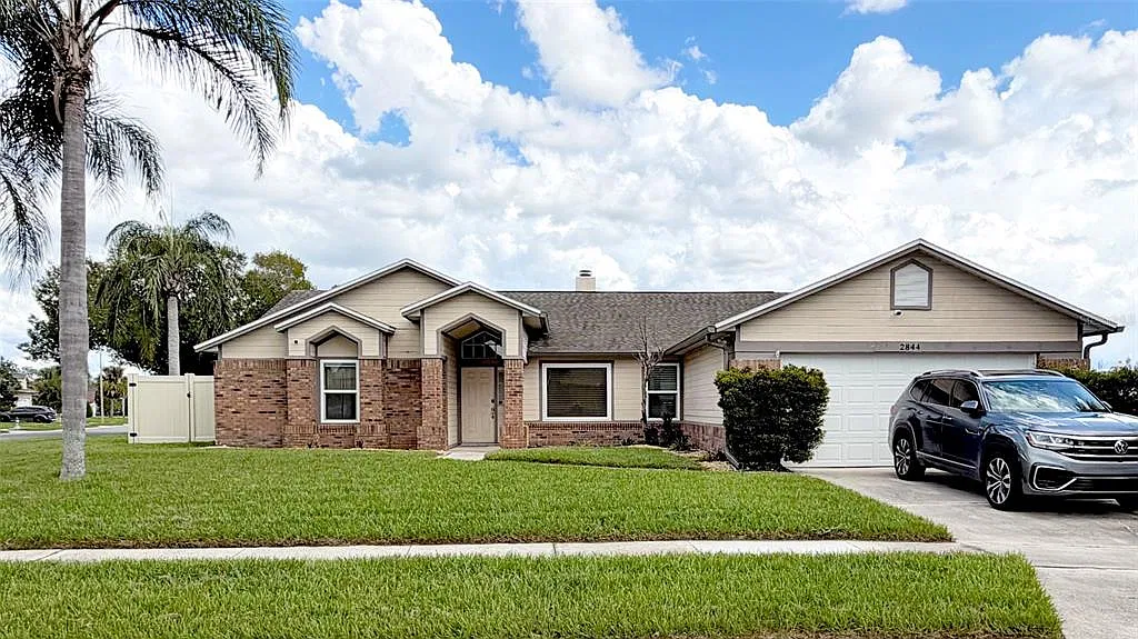 4 bed, 2.0 bath, 1956 sqft, $3,500 — Photo 1
