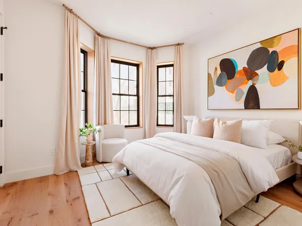 668 Baltic Street image 9 of 21