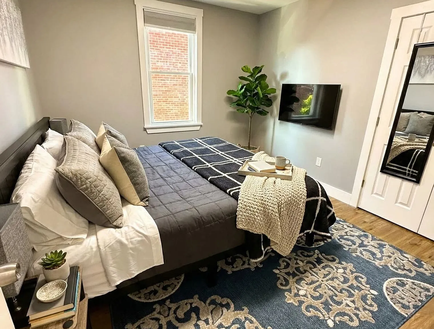 1 bed, 1.0 bath, 990 sqft, $2,802 — Photo 4
