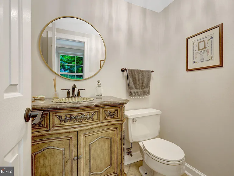 7845 Old Dominion Dr — Photo 32