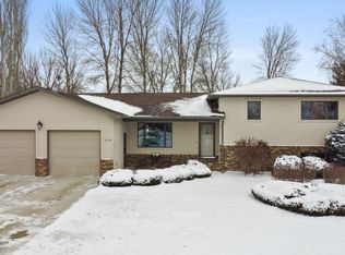 1719 13th St SW, Minot, ND 58701