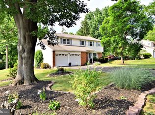 207 Manor Rd, Harleysville, PA 19438
