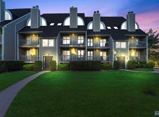 504 River Renaissance, East Rutherford, NJ 07073