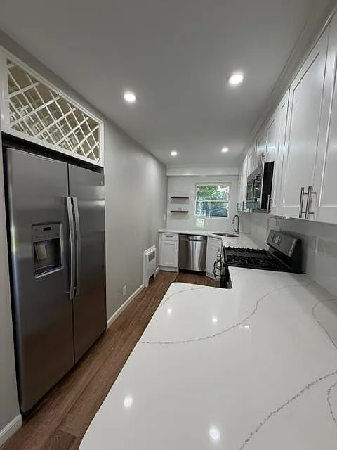 1 bed, 1.0 bath, 745 sqft, $2,150 — Photo 2