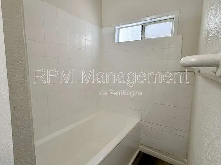 904 S Catalina St #4 — Photo 5