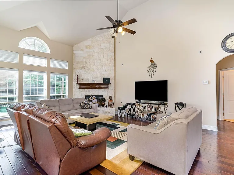 12060 Grandview Dr — Photo 9