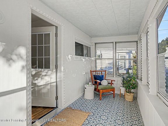2nd image of 819 Cawood St