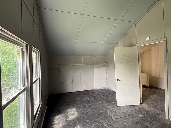 4th image of 602 E Decatur St