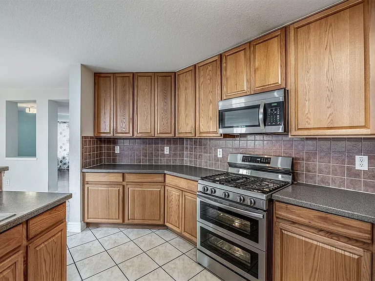 7911 Forest Stone St — Photo 13