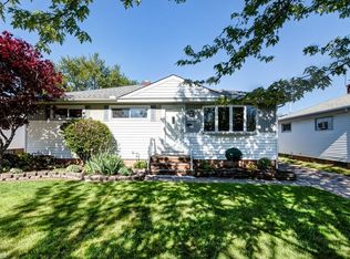 1852 Ridgewick Dr, Wickliffe, OH 44092