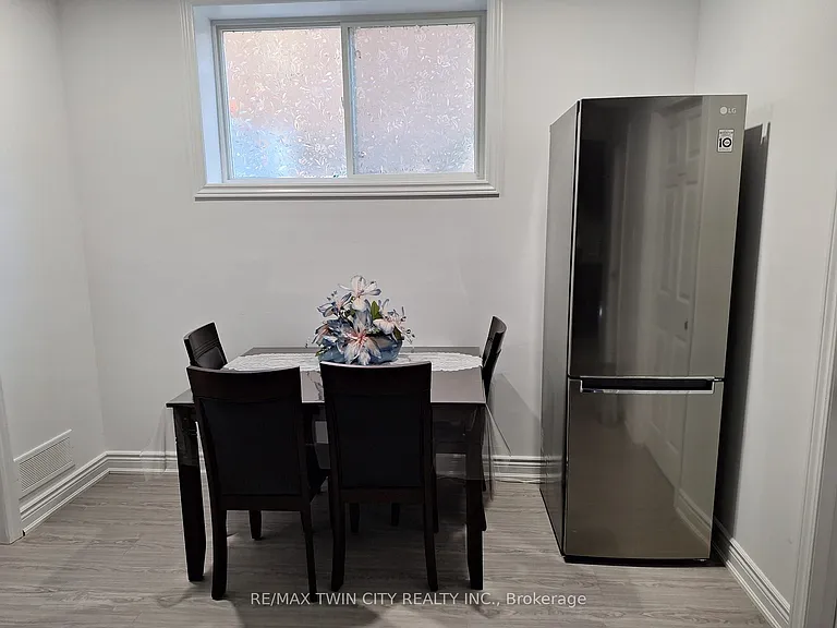 15 Spring Creek St — Photo 13