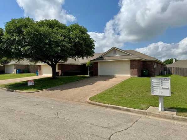 626 Park Ln, Hewitt, TX 76643