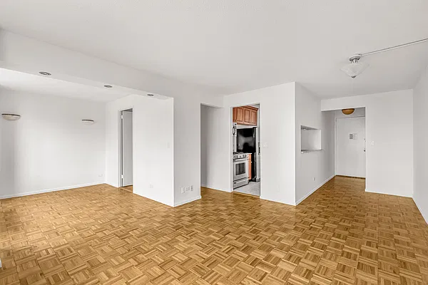 Rented by Sotheby's International Realty | media 10