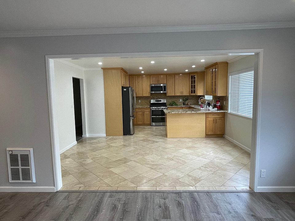 1st image of 6147 Seminary Ave #3