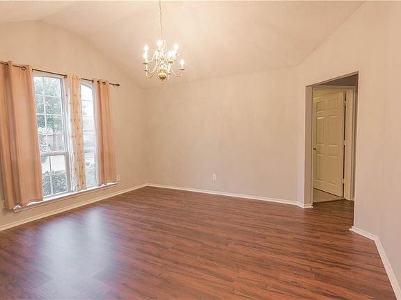 3rd image of 1102 Hidden Glade Dr