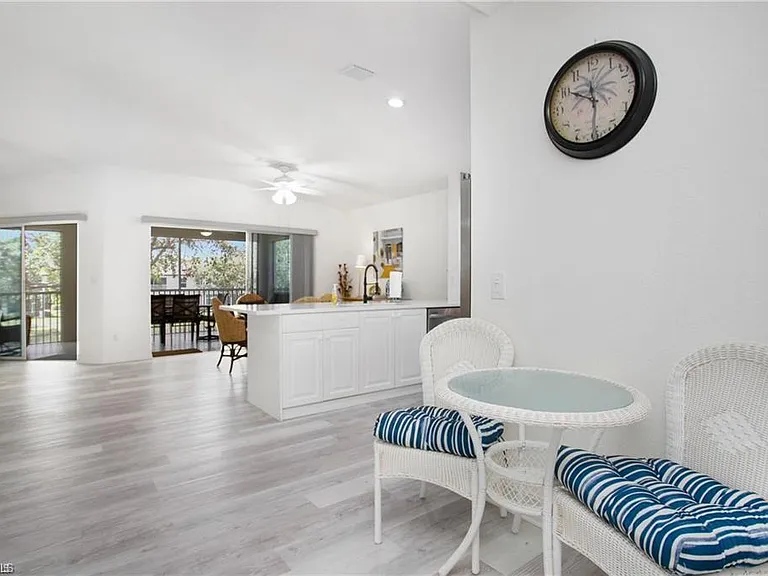 700 Diamond Cir #706 — Photo 5