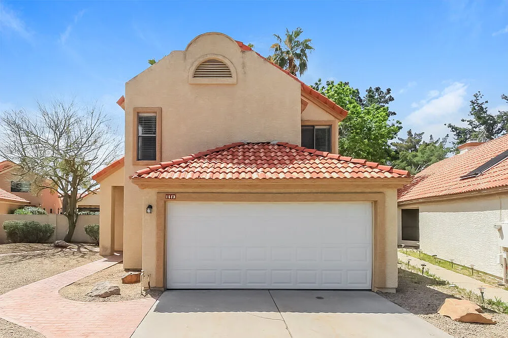 3 bed, 2.5 bath, 1754 sqft, $2,615 — Photo 1