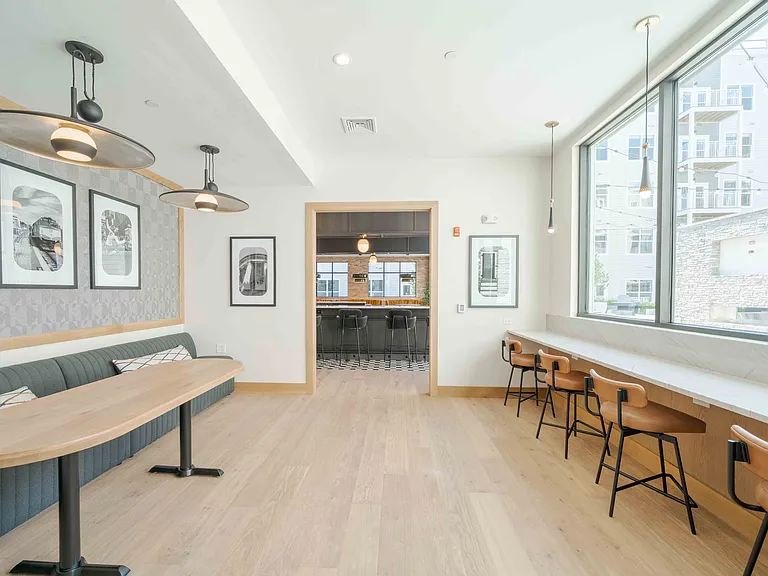 Alexan Waltham — Photo 48