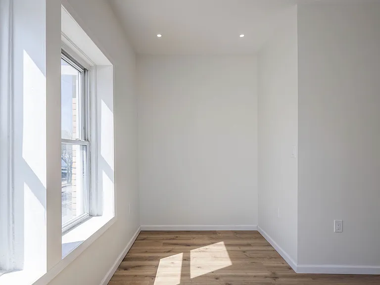 3250 Lorain Ave — Photo 7