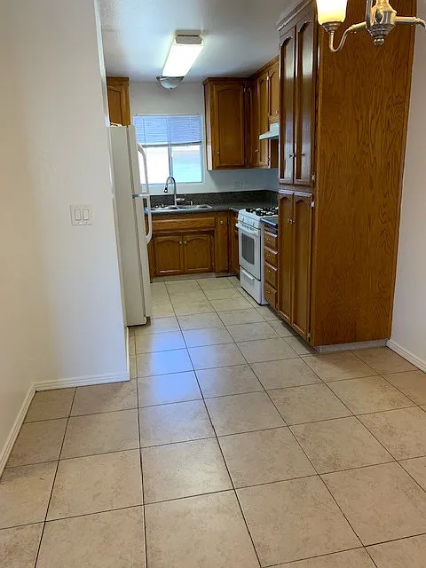 2 bed, $2,800 — Photo 1