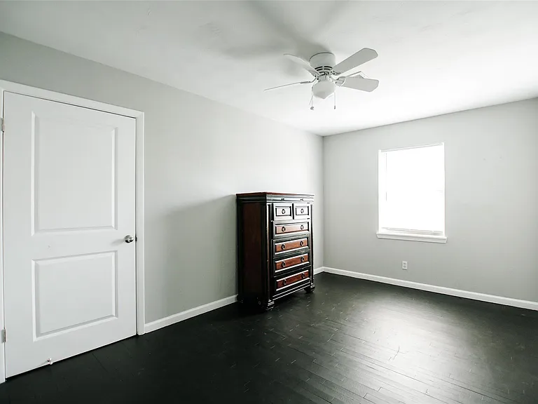 5910 Weber Ave — Photo 8