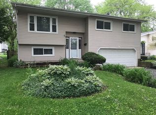 116 N Lambert Rd, Glen Ellyn, IL 60137