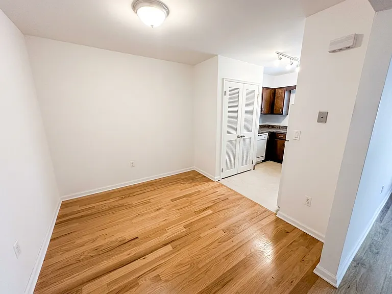 127 Gales Dr #B14 — Photo 4