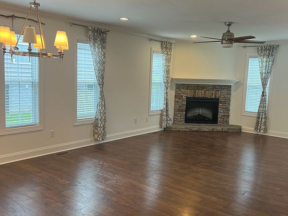 3rd image of 117 Phillips Bend Ct