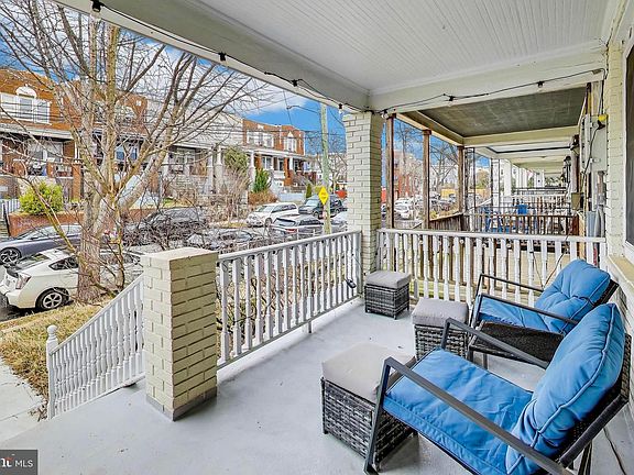 3rd image of 826 Delafield Pl NW