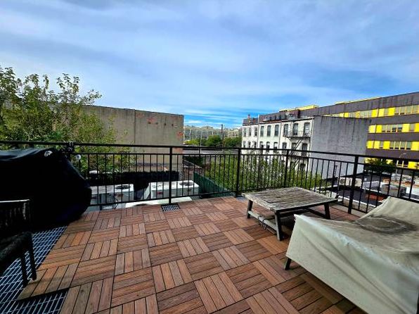 946 4th Ave #2
