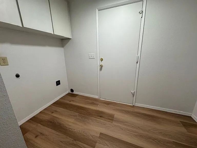 2910 NE Lotno Dr — Photo 8