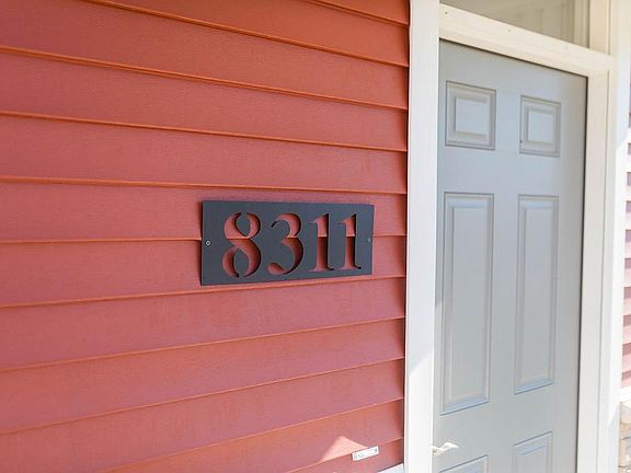 5th image of 8247 S Prestwick Dr