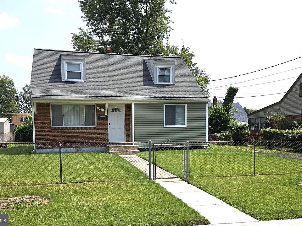1st image of 910 Highview Dr