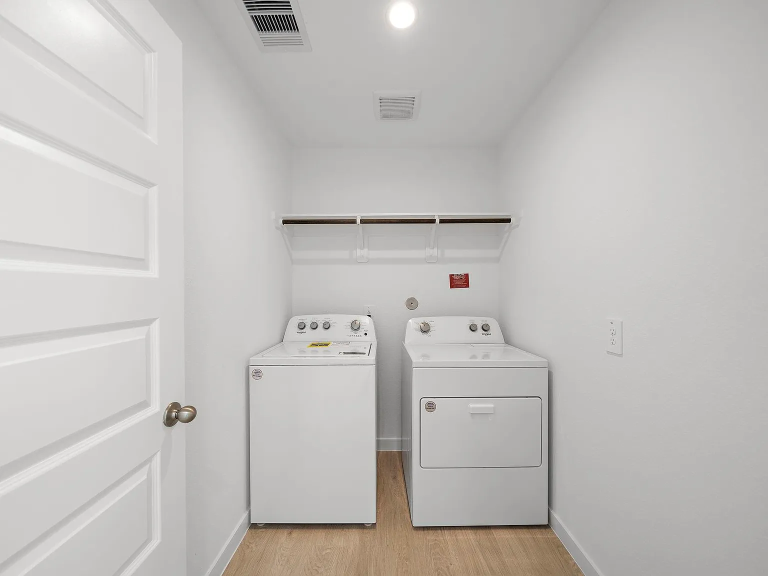 4 bed, 2.0 bath, 2031 sqft, $2,200 — Photo 3