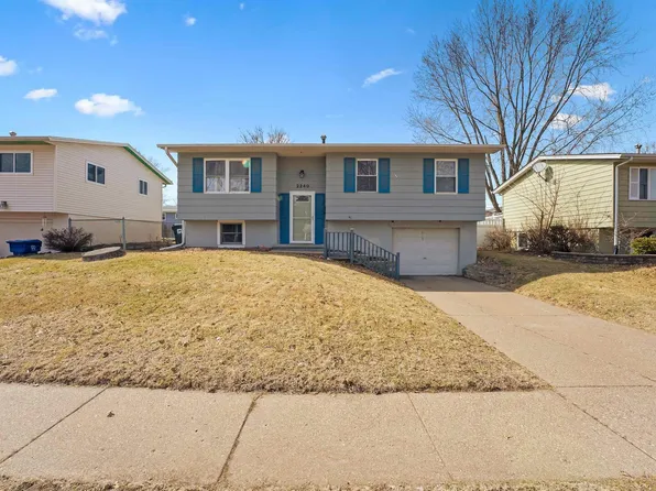 2240 Jebens Ave, Davenport, IA 52804
