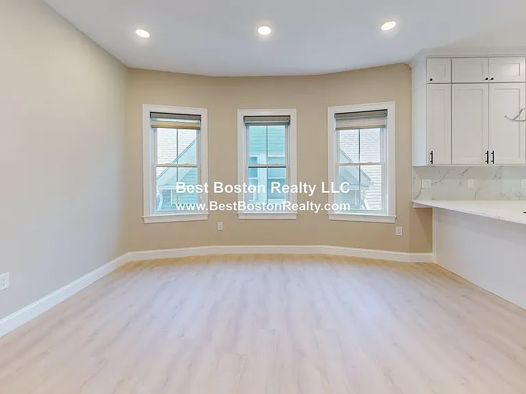231 Highland Ave #3 — Photo 5